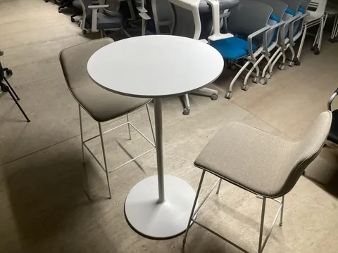 퍼시스 도이스탠딩 테이블세트 사진 3