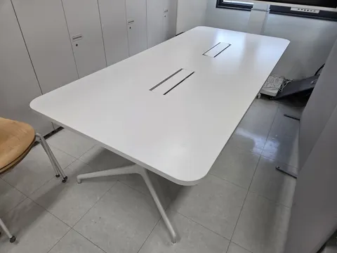 퍼시스 비콘 2400 회의테이블 사진 2